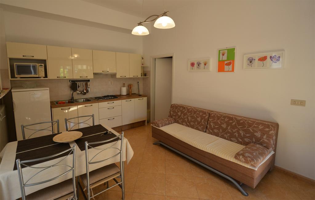 Apartments Nela Porec Bagian luar foto