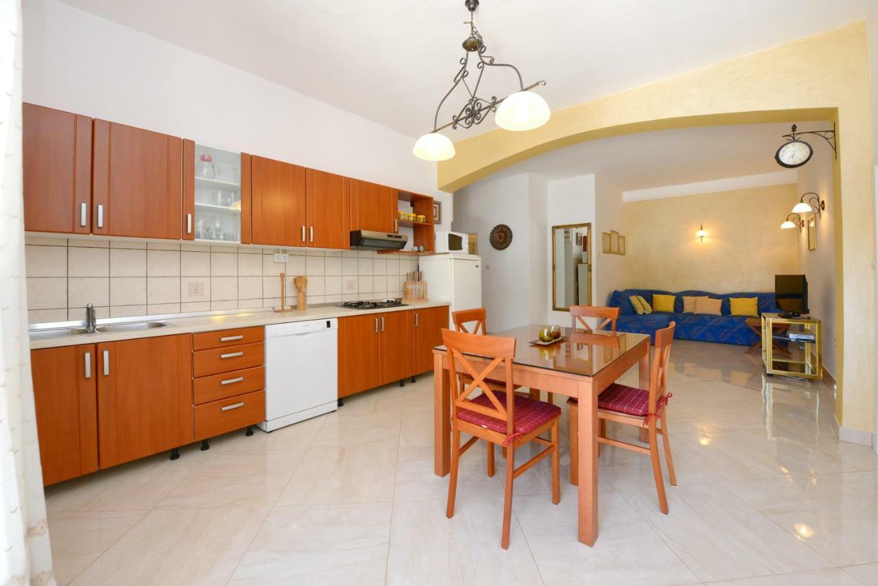 Apartments Nela Porec Bagian luar foto